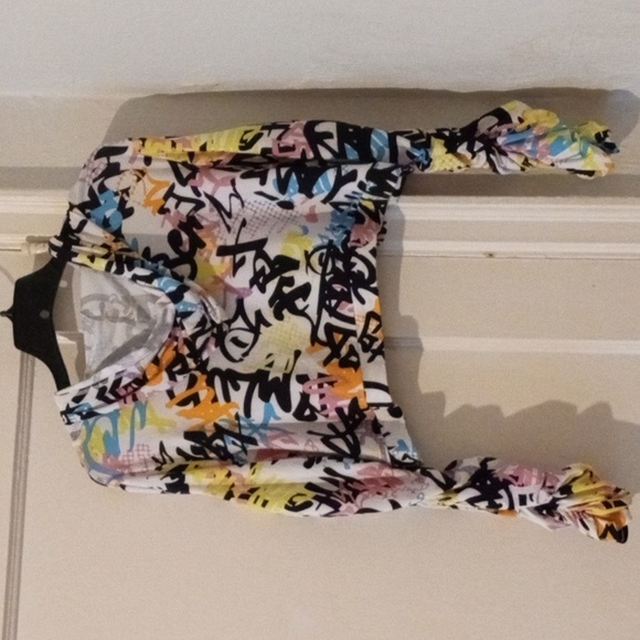 Top - Picture 2 of 2